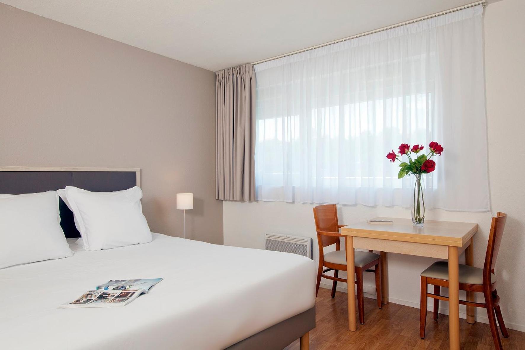 Sejours & Affaires Poitiers Lamartine Exterior photo